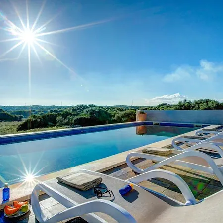 Sleeps 8 Pool Air Con Wifi *