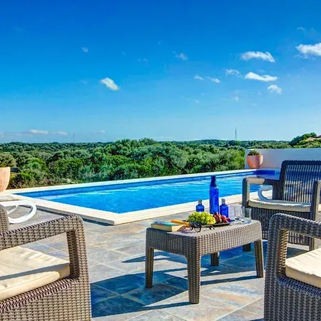 Sleeps 8 Pool Air Con Wifi וילה *